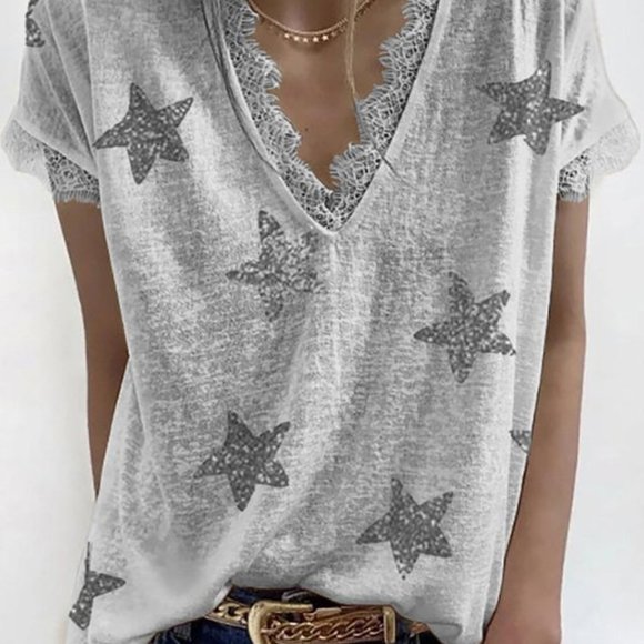 NWT Contrasting Lace Star Print T-shirt size XXL (fits like a xl) - Picture 1 of 1
